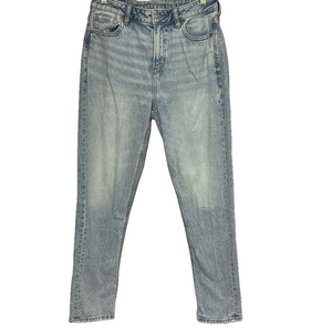 American Eagle Light Wash Denim Mom Jeans